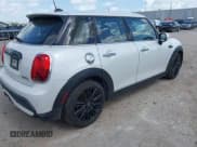 ✅ 2024 MINI Hardtop 4 Door Cooper S • VIN: WMW53DK00R2V08730 • Lot: 42520720. Wystawiony na IAAI z przebiegiem Nie podano. Bezpłatny archiwum sprzedaży aukcyjnych z USA i szczegółowy raport historii pojazdu na DreamBid. Zdjęcie 4.