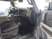 ✅ 2024 GMC Hummer EV 3X • VIN: 1GKB0RDC2RU103495 • Lot: 42884343. Wystawiony na IAAI z przebiegiem 8 255 mil. Bezpłatny archiwum sprzedaży aukcyjnych z USA i szczegółowy raport historii pojazdu na DreamBid. Zdjęcie 5.