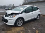 ✅ 2018 Chevrolet Bolt EV LT • VIN: 1G1FW6S00J4138293 • Lot: 41996487. Wystawiony na IAAI z przebiegiem 72 423 mil. Bezpłatny archiwum sprzedaży aukcyjnych z USA i szczegółowy raport historii pojazdu na DreamBid. Zdjęcie 20.