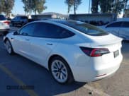 ✅ 2022 Tesla Model 3 Long Range • VIN: 5YJ3E1EB6NF321855 • Lot: 43845061. Wystawiony na IAAI z przebiegiem 40 178 mil. Bezpłatny archiwum sprzedaży aukcyjnych z USA i szczegółowy raport historii pojazdu na DreamBid. Zdjęcie 3.
