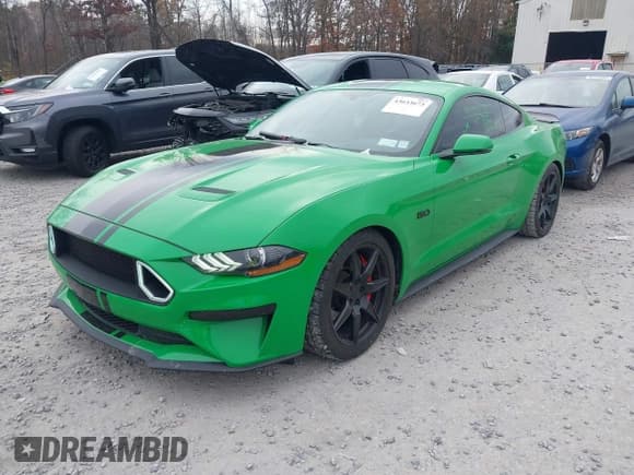 ✅ 2019 Ford Mustang GT Premium • VIN: 1FA6P8CF3K5156873 • Lot: 43633673. Wystawiony na IAAI z przebiegiem 30 947 mil. Bezpłatny archiwum sprzedaży aukcyjnych z USA i szczegółowy raport historii pojazdu na DreamBid. Zdjęcie 2.