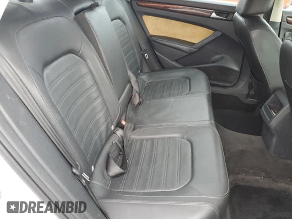 ✅ 2012 Volkswagen Passat SEL • VIN: 1VWCH7A36CC059979 • Lot: 81899935. Listed on Copart with 168,926 mi. Free auction sales archive from the USA and detailed vehicle history report at DreamBid. Image 10.
