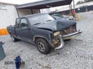 ✅ 1995 Chevrolet Silverado 1500 • VIN: 1GCEC19K5SE147685 • Lot: 41379632. Wystawiony na IAAI z przebiegiem 353 152 mil. Bezpłatny archiwum sprzedaży aukcyjnych z USA i szczegółowy raport historii pojazdu na DreamBid. Zdjęcie 1.