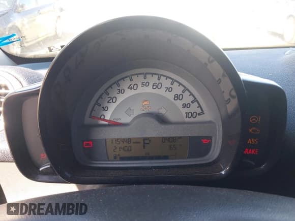 ✅ 2015 Smart fortwo Passion • VIN: WMEEJ3BA1FK804199 • Лот: 43852838. Опубликован ранее на IAAI с пробегом 115 448 миль. Бесплатный доступ к архиву аукционных продаж из США и подробный отчёт об истории автомобиля на DreamBid. Изображение 7.