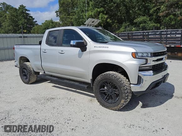 ✅ 2020 Chevrolet Silverado 1500 LT • VIN: 1GCRYDED9LZ156735 • Lot: 65942705. Listed on Copart with 107,319 mi. Free auction sales archive from the USA and detailed vehicle history report at DreamBid. Image 4.