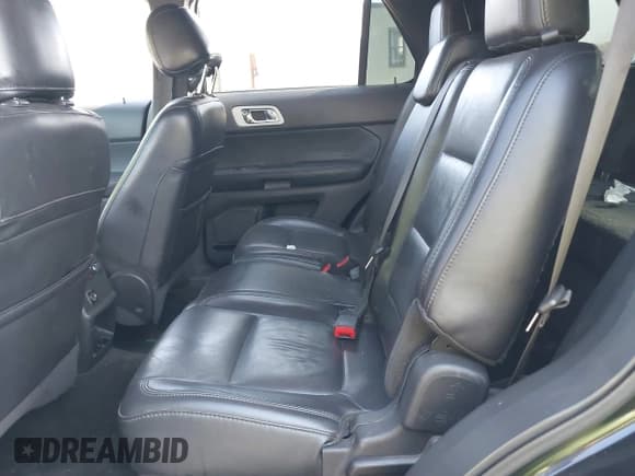 ✅ 2014 Ford Explorer XLT • VIN: 1FM5K7D83EGA90666 • Lot: 40225705. Wystawiony na IAAI z przebiegiem 142 619 mil. Bezpłatny archiwum sprzedaży aukcyjnych z USA i szczegółowy raport historii pojazdu na DreamBid. Zdjęcie 8.