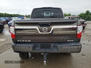 ✅ 2018 Nissan Titan Pro-4X • VIN: 1N6AA1E51JN509060 • Lot: 66226245. Wystawiony na Copart z przebiegiem 94 324 mil. Bezpłatny archiwum sprzedaży aukcyjnych z USA i szczegółowy raport historii pojazdu na DreamBid. Zdjęcie 6.