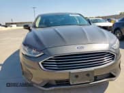 ✅ 2020 Ford Fusion SE • VIN: 3FA6P0LUXLR111072 • Лот: 82106935. Опубликован ранее на Copart с пробегом 64 633 миль. Бесплатный доступ к архиву аукционных продаж из США и подробный отчёт об истории автомобиля на DreamBid. Изображение 5.