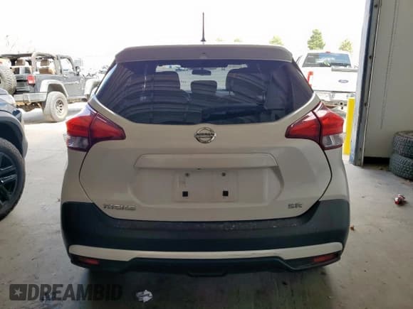 ✅ 2019 Nissan Kicks SR • VIN: 3N1CP5CU5KL544040 • Lot: 71122125. Listed on Copart with 133,983 mi. Free auction sales archive from the USA and detailed vehicle history report at DreamBid. Image 6.