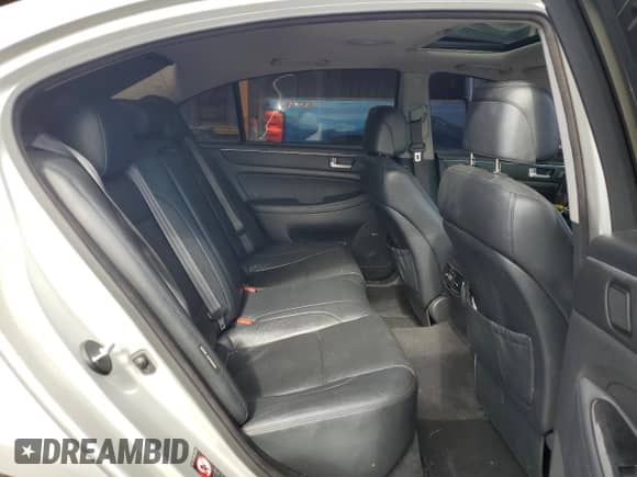 2013 Hyundai Genesis 3.8L with VIN KMHGC4DDXDU227989, listed as a Copart auction lot 90058445 with 124,190 mi miles and Clean title. Bid and sale history available at DreamBid. Image 10.