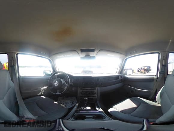 ✅ 2007 Jeep Commander Sport • VIN: 1J8HG48K67C633860 • Lot: 42670080. Wystawiony na IAAI z przebiegiem 227 412 mil. Bezpłatny archiwum sprzedaży aukcyjnych z USA i szczegółowy raport historii pojazdu na DreamBid. Zdjęcie 18.