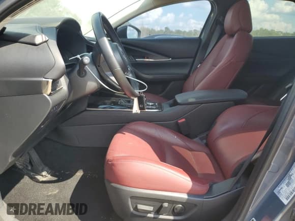 ✅ 2022 Mazda CX-30 S Carbon Edition • VIN: 3MVDMBCL8NM414346 • Лот: 71610055. Опубликован ранее на Copart с пробегом Не указан. Бесплатный доступ к архиву аукционных продаж из США и подробный отчёт об истории автомобиля на DreamBid. Изображение 7.