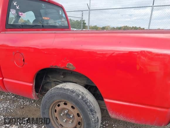 2003 Dodge 1500 ST z VIN 1D7HU18D03S336945, wystawiony jako IAAI lot #43308166 z przebiegiem 335 319 mil mil oraz . Historia ofert i sprzedaży dostępna na DreamBid. Obrazek 17.