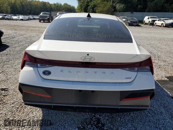 ✅ 2025 Hyundai Elantra Limited • VIN: KMHLN4DJ9SU142511 • Лот: 84456155. Опубликован ранее на Copart с пробегом 2 714 миль. Бесплатный доступ к архиву аукционных продаж из США и подробный отчёт об истории автомобиля на DreamBid. Изображение 6.