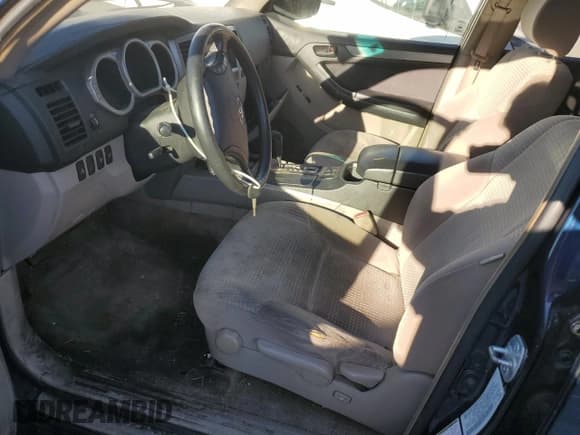 ✅ 2004 Toyota 4Runner SR5 • VIN: JTEZU14R548009449 • Lot: 91810035. Wystawiony na Copart z przebiegiem 281 702 mil. Bezpłatny archiwum sprzedaży aukcyjnych z USA i szczegółowy raport historii pojazdu na DreamBid. Zdjęcie 7.