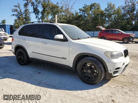 ✅ 2011 BMW X5 35i • VIN: 5UXZV4C55BL410073 • Lot: 92504375. Wystawiony na Copart z przebiegiem 145 483 mil. Bezpłatny archiwum sprzedaży aukcyjnych z USA i szczegółowy raport historii pojazdu na DreamBid. Zdjęcie 4.