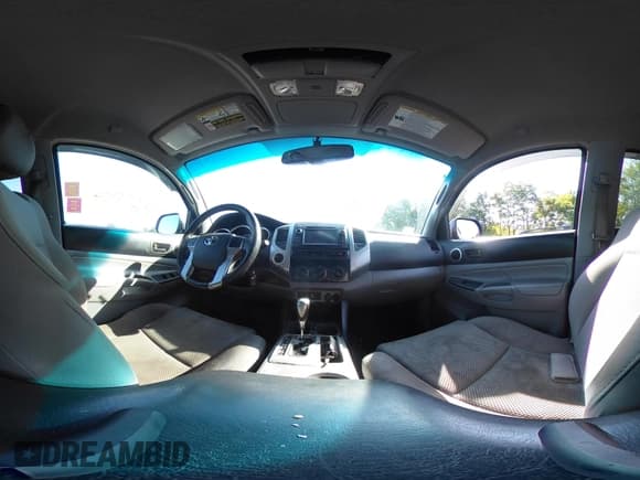 ✅ 2013 Toyota Tacoma • VIN: 3TMMU4FN3DM061944 • Lot: 42867859. Listed on IAAI with 183,857 mi. Free auction sales archive from the USA and detailed vehicle history report at DreamBid. Image 18.