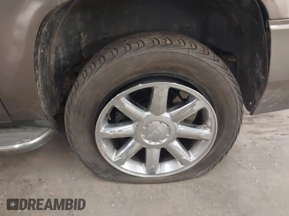 ✅ 2012 GMC Yukon XL Denali • VIN: 1GKS2MEF0CR175134 • Lot: 43381717. Listed on IAAI with Not provided. Free auction sales archive from the USA and detailed vehicle history report at DreamBid. Image 12.