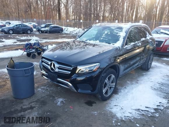 ✅ 2019 Mercedes-Benz GLC 300 • VIN: WDC0G4KB9K1005464 • Lot: 41294141. Wystawiony na IAAI z przebiegiem 72 636 mil. Bezpłatny archiwum sprzedaży aukcyjnych z USA i szczegółowy raport historii pojazdu na DreamBid. Zdjęcie 20.