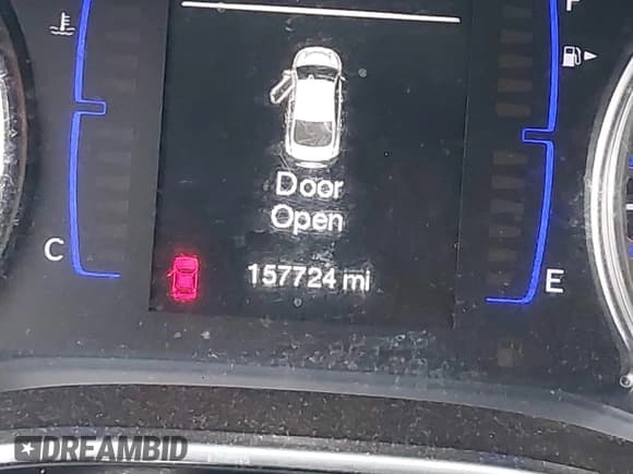 ✅ 2015 Chrysler 200 Limited • VIN: 1C3CCCAB0FN748897 • Lot: 42111462. Listed on IAAI with 157,724 mi. Free auction sales archive from the USA and detailed vehicle history report at DreamBid. Image 15.