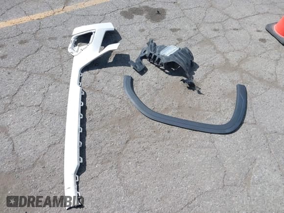 ✅ 2021 GMC Sierra 1500 Denali • VIN: 3GTU9FEL0MG255150 • Lot: 43060209. Wystawiony na IAAI z przebiegiem 56 711 mil. Bezpłatny archiwum sprzedaży aukcyjnych z USA i szczegółowy raport historii pojazdu na DreamBid. Zdjęcie 12.