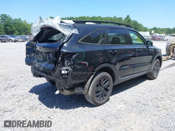 2022 Kia Sorento X-Line S z VIN 5XYRLDLCXNG082512, wystawiony jako IAAI lot #42581788 z przebiegiem 43 627 mil mil oraz . Historia ofert i sprzedaży dostępna na DreamBid. Obrazek 4.