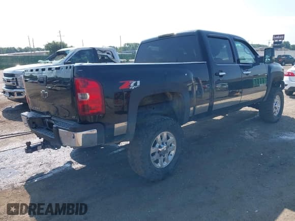 ✅ 2011 Chevrolet Silverado 2500HD LT • VIN: 1GC1KXCG7BF241067 • Лот: 43017708. Опубликован ранее на IAAI с пробегом 289 561 миль. Бесплатный доступ к архиву аукционных продаж из США и подробный отчёт об истории автомобиля на DreamBid. Изображение 4.