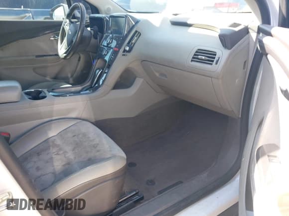 ✅ 2015 Chevrolet Volt • VIN: 1G1RD6E40FU107246 • Lot: 42078409. Wystawiony na IAAI z przebiegiem 127 874 mil. Bezpłatny archiwum sprzedaży aukcyjnych z USA i szczegółowy raport historii pojazdu na DreamBid. Zdjęcie 5.