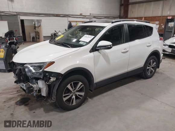 ✅ 2018 Toyota RAV4 XLE • VIN: JTMRFREV3JJ219691 • Лот: 43612972. Опубликован ранее на IAAI с пробегом 94 682 миль. Бесплатный доступ к архиву аукционных продаж из США и подробный отчёт об истории автомобиля на DreamBid. Изображение 2.