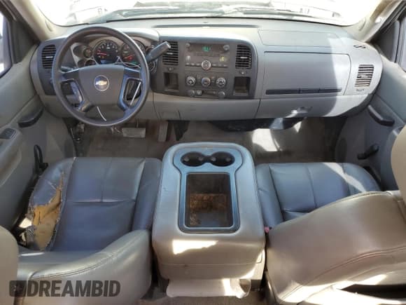 ✅ 2012 Chevrolet Silverado 2500HD Work Truck • VIN: 1GC1CVCG9CF172465 • Lot: 93243875. Wystawiony na Copart z przebiegiem 230 297 mil. Bezpłatny archiwum sprzedaży aukcyjnych z USA i szczegółowy raport historii pojazdu na DreamBid. Zdjęcie 8.