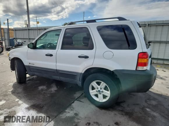 ✅ 2007 Ford Escape Hybrid • VIN: 1FMYU59H67KC04650 • Lot: 80708435. Listed on Copart with 220,383 mi. Free auction sales archive from the USA and detailed vehicle history report at DreamBid. Image 2.