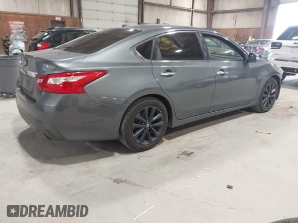 ✅ 2017 Nissan Altima SL • VIN: 1N4AL3AP5HC290695 • Lot: 43768710. Listed on IAAI with 191,012 mi. Free auction sales archive from the USA and detailed vehicle history report at DreamBid. Image 4.
