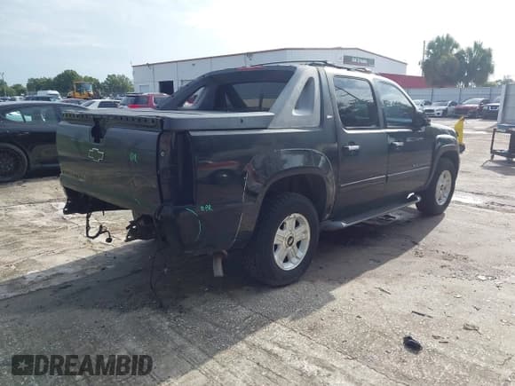 ✅ 2007 Chevrolet Avalanche 1LT • VIN: 3GNFK12337G307709 • Lot: 42678735. Listed on IAAI with 182,038 mi. Free auction sales archive from the USA and detailed vehicle history report at DreamBid. Image 4.