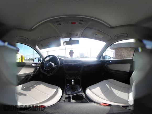 ✅ 2018 Volkswagen Tiguan SEL • VIN: 3VV2B7AX0JM084778 • Лот: 43200447. Опубликован ранее на IAAI с пробегом 77 889 миль. Бесплатный доступ к архиву аукционных продаж из США и подробный отчёт об истории автомобиля на DreamBid. Изображение 18.