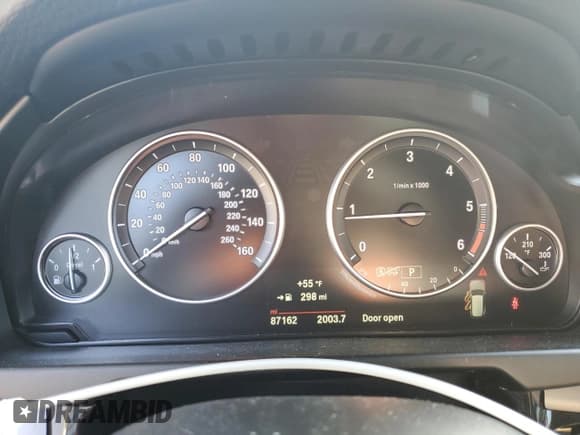 ✅ 2016 BMW X5 xDrive35d • VIN: 5UXKS4C5XG0N14626 • Lot: 83980955. Wystawiony na Copart z przebiegiem 87 162 mil. Bezpłatny archiwum sprzedaży aukcyjnych z USA i szczegółowy raport historii pojazdu na DreamBid. Zdjęcie 9.