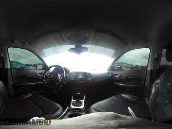 ✅ 2018 Jeep Compass Altitude • VIN: 3C4NJCBB6JT488992 • Lot: 42129963. Wystawiony na IAAI z przebiegiem 37 710 mil. Bezpłatny archiwum sprzedaży aukcyjnych z USA i szczegółowy raport historii pojazdu na DreamBid. Zdjęcie 18.