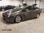 ✅ 2018 Toyota Prius Two • VIN: JTDKBRFU4J3588731 • Лот: 43745258. Опубликован ранее на IAAI с пробегом 96 579 миль. Бесплатный доступ к архиву аукционных продаж из США и подробный отчёт об истории автомобиля на DreamBid. Изображение 2.