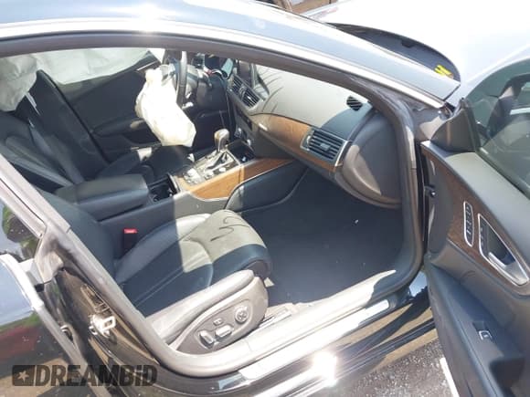 ✅ 2016 Audi A7 Prestige • VIN: WAU2GAFC5GN023263 • Lot: 42419150. Wystawiony na IAAI z przebiegiem 103 533 mil. Bezpłatny archiwum sprzedaży aukcyjnych z USA i szczegółowy raport historii pojazdu na DreamBid. Zdjęcie 5.