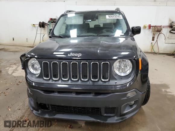 ✅ 2017 Jeep Renegade Latitude • VIN: ZACCJBBB4HPF57908 • Lot: 90693045. Wystawiony na Copart z przebiegiem 84 131 mil. Bezpłatny archiwum sprzedaży aukcyjnych z USA i szczegółowy raport historii pojazdu na DreamBid. Zdjęcie 5.