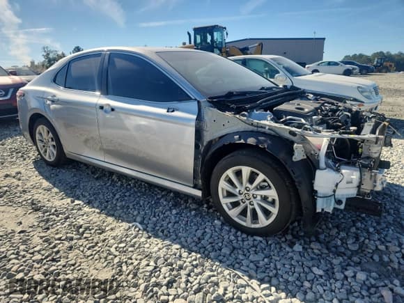 ✅ 2024 Toyota Camry LE • VIN: 4T1R11AK7RU898432 • Lot: 91261705. Wystawiony na Copart z przebiegiem 54 388 mil. Bezpłatny archiwum sprzedaży aukcyjnych z USA i szczegółowy raport historii pojazdu na DreamBid. Zdjęcie 4.