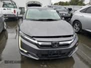✅ 2018 Honda Clarity Touring • VIN: JHMZC5F35JC013029 • Лот: 43961013. Опубликован ранее на Copart с пробегом 93 397 миль. Бесплатный доступ к архиву аукционных продаж из США и подробный отчёт об истории автомобиля на DreamBid. Изображение 5.