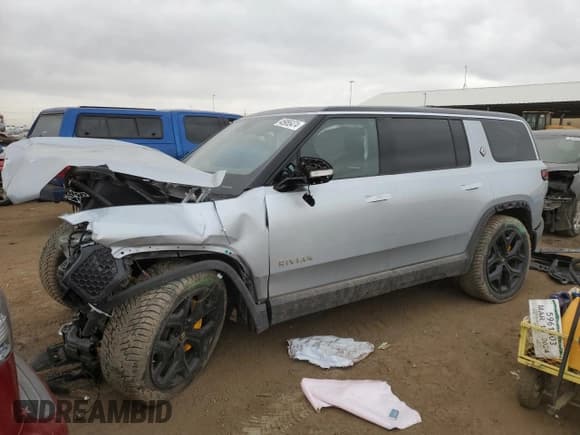 ✅ 2023 Rivian R1S Adventure • VIN: 7PDSGABA8PN008336 • Lot: 45955474. Wystawiony na Copart z przebiegiem Nie podano. Bezpłatny archiwum sprzedaży aukcyjnych z USA i szczegółowy raport historii pojazdu na DreamBid. Zdjęcie 1.