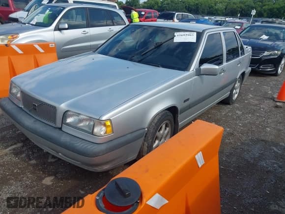 ✅ 1997 Volvo 850 GT • VIN: YV1LS5551V1407149 • Lot: 42692903. Listed on IAAI with 128,632 mi. Free auction sales archive from the USA and detailed vehicle history report at DreamBid. Image 2.