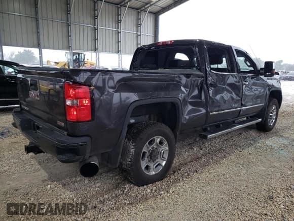 ✅ 2015 GMC Sierra 3500HD SLT • VIN: 1GT423C89FF510979 • Лот: 58666645. Опубликован ранее на Copart с пробегом 211 833 миль. Бесплатный доступ к архиву аукционных продаж из США и подробный отчёт об истории автомобиля на DreamBid. Изображение 3.