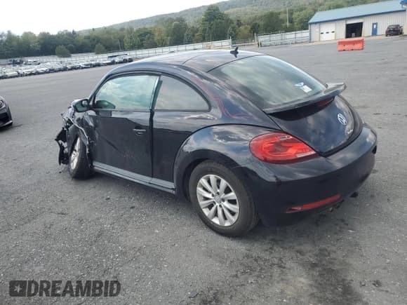 ✅ 2018 Volkswagen Beetle S • VIN: 3VWFD7AT8JM714020 • Lot: 80937865. Wystawiony na Copart z przebiegiem 74 058 mil. Bezpłatny archiwum sprzedaży aukcyjnych z USA i szczegółowy raport historii pojazdu na DreamBid. Zdjęcie 2.