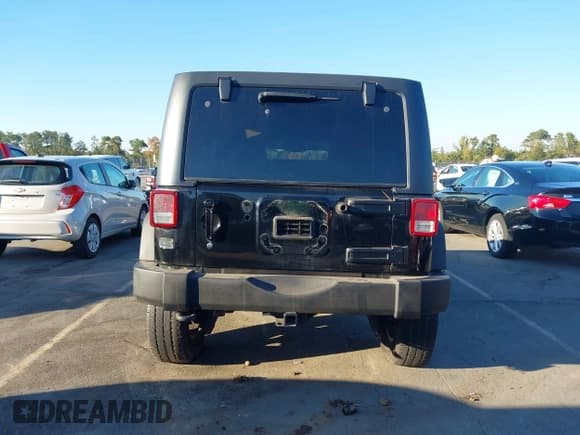 ✅ 2015 Jeep Wrangler Unlimited Sport • VIN: 1C4HJWDGXFL722285 • Lot: 43608676. Listed on IAAI with 121,574 mi. Free auction sales archive from the USA and detailed vehicle history report at DreamBid. Image 16.