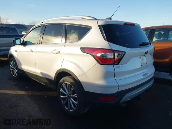 ✅ 2017 Ford Escape Titanium • VIN: 1FMCU0J94HUA64850 • Лот: 43688225. Опубликован ранее на IAAI с пробегом 134 225 миль. Бесплатный доступ к архиву аукционных продаж из США и подробный отчёт об истории автомобиля на DreamBid. Изображение 3.