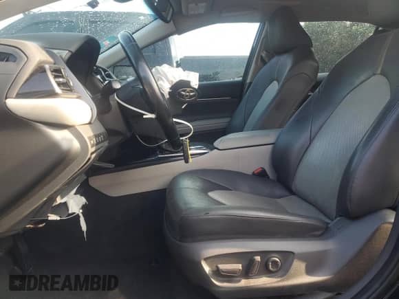 2020 Toyota Camry Hybrid XLE z VIN 4T1F31AK6LU520817, wystawiony jako Copart lot #68915455 z przebiegiem 151 698 mil mil oraz Szkoda całkowita • Salvage title. Historia ofert i sprzedaży dostępna na DreamBid. Obrazek 7.