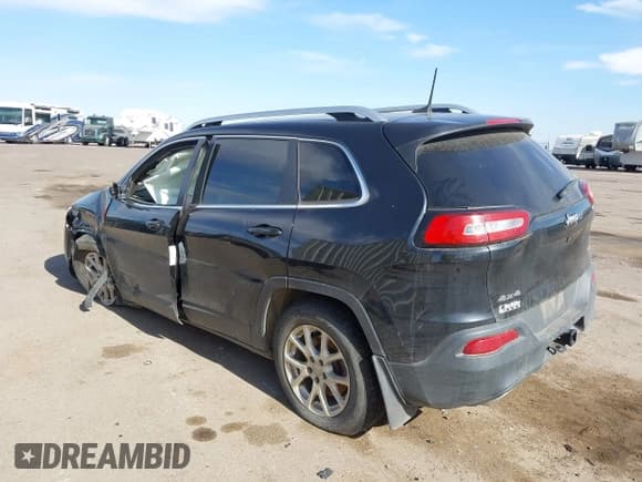 ✅ 2016 Jeep Cherokee Latitude • VIN: 1C4PJMCS7GW144460 • Lot: 40692482. Wystawiony na IAAI z przebiegiem 100 450 mil. Bezpłatny archiwum sprzedaży aukcyjnych z USA i szczegółowy raport historii pojazdu na DreamBid. Zdjęcie 3.