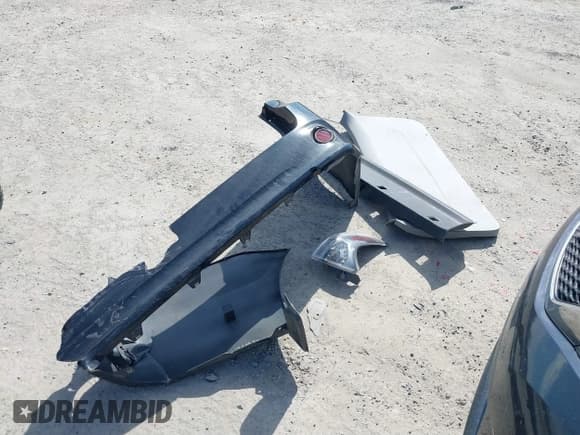 ✅ 2015 Toyota Sienna SE • VIN: 5TDXK3DC9FS652765 • Lot: 41723922. Listed on IAAI with 105,679 mi. Free auction sales archive from the USA and detailed vehicle history report at DreamBid. Image 12.